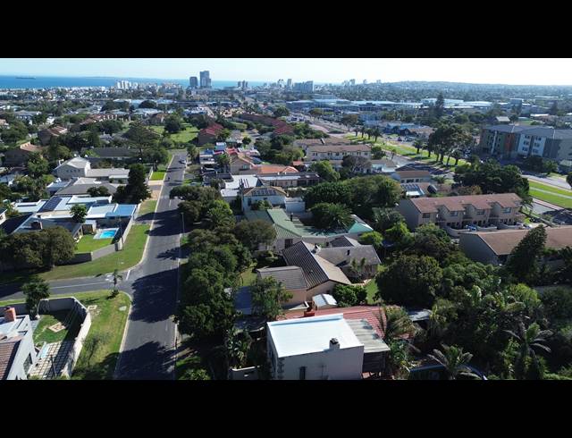 1,004M² VACANT LAND FOR SALE IN TABLE VIEW